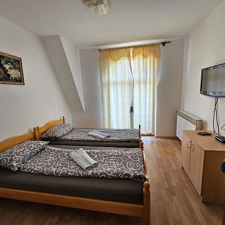 ホテル Aleks Sobe Banja Koviljača エクステリア 写真